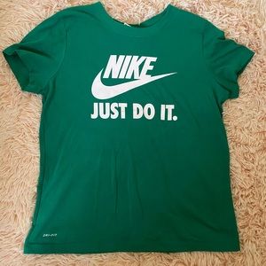**SOLD** NWOT Women’s Nike Tee Dri-Fit